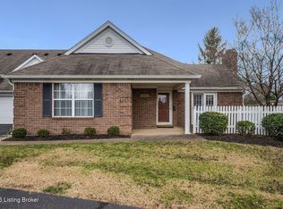 8200 Fox Hall Pl, Lyndon, KY 40242