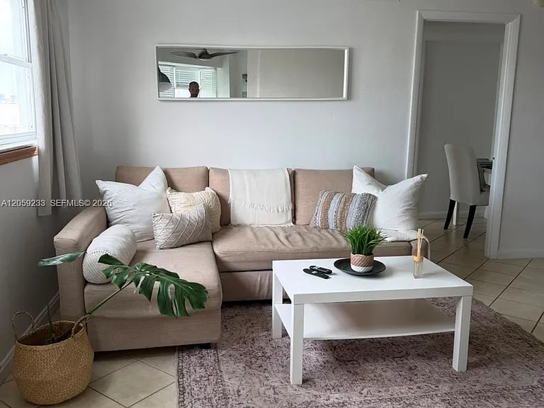 1881 Washington Ave #10F — Photo 1