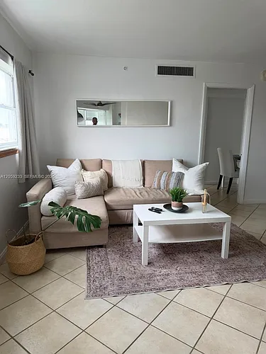 1881 Washington Ave #10F Photo 1