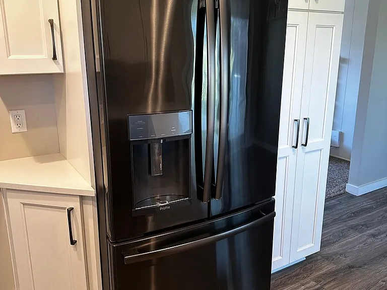 1102 E Sleepy Hollow Ln — Photo 25
