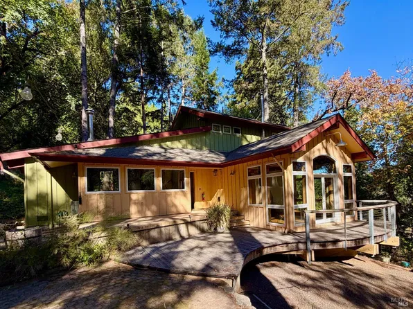 1840 Redwood Drive, Healdsburg, CA 95448