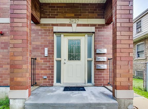 3rd image of 2427 N 76th Ct APT 1