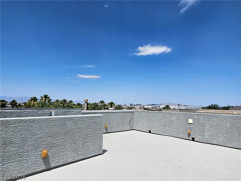 8016 Carpenter Creek Ave — Photo 27