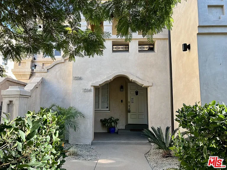 1014 Meadowbrook Ave — Photo 3