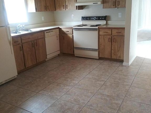 2nd image of 887 Stonybrook Cir
