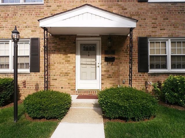 1st image of 100 Texas Ave #100