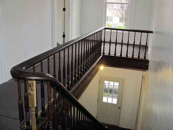 3rd image of 118 & 120 E Barney St