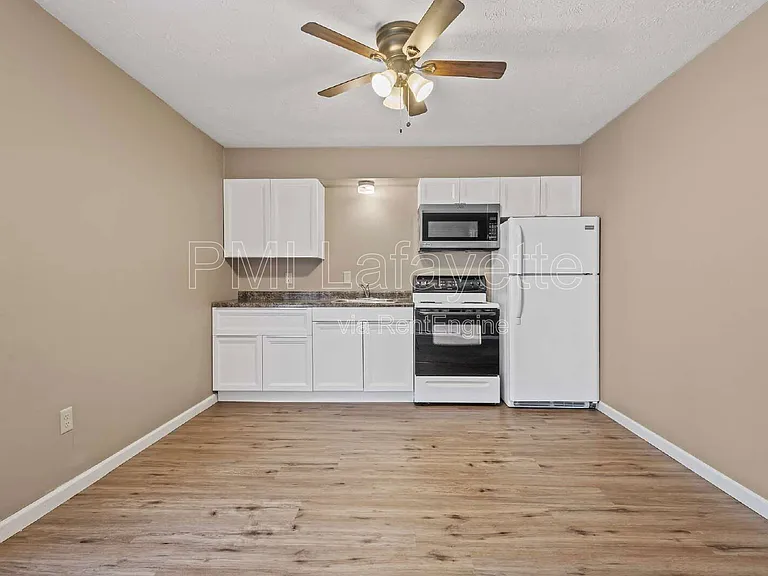 206 W Oxford St — Photo 2