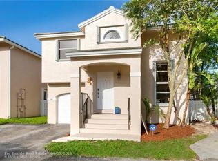 9905 NW 9th Ct, Plantation, FL 33324