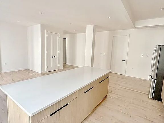 4th image of 251 W 92nd St APT 3D