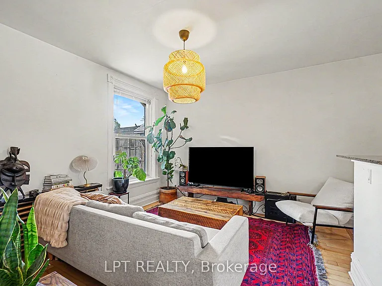 475 Maclaren St #3 — Photo 4