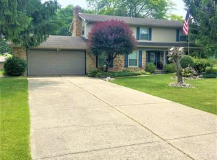 6315 Kings Pointe Cir, Grand Blanc, MI 48439