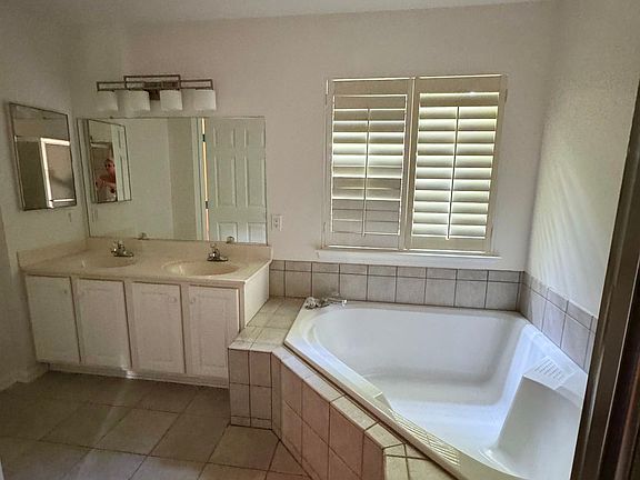 2nd image of 2700 Piscataway Run Dr
