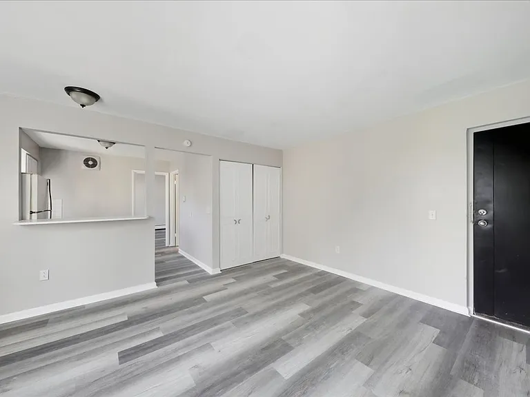 4105 W 8th St — Photo 3