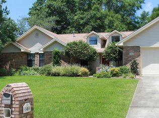146 Scottsdale Dr, Mary Esther, FL 32569