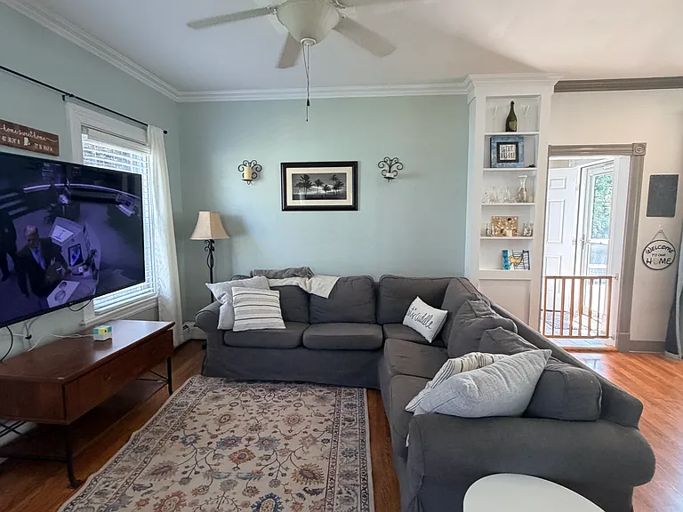 Bay View Ave — Photo 17
