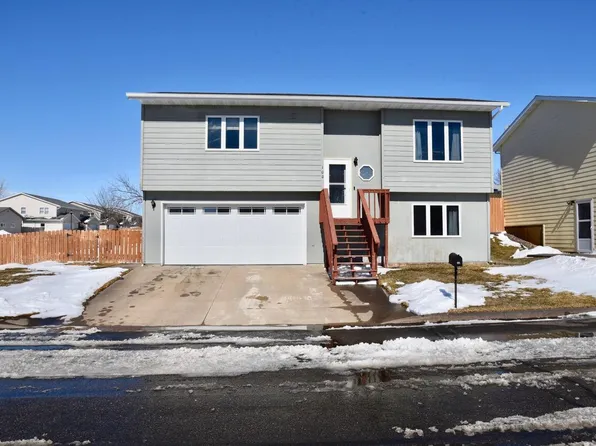 100 Village Dr, Pierre, SD 57501