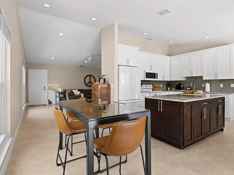 4114 Bay Laurel Way — Photo 32