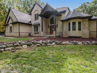 5298 Van Amberg Rd, Brighton, MI, 48114