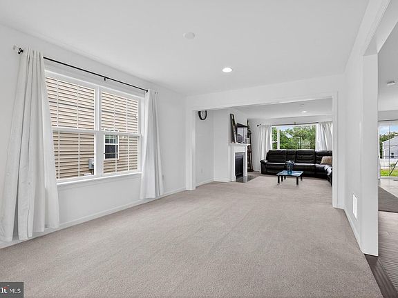 5th image of 387 Reserve Ln