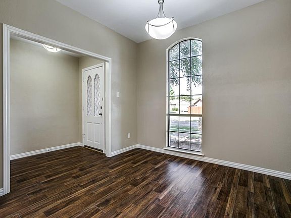 4th image of 3412 Regent Dr