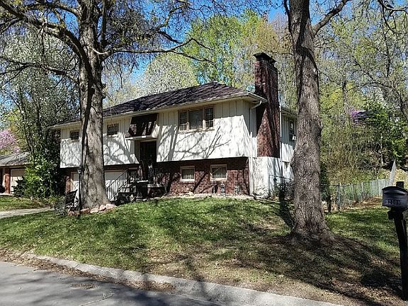 2nd image of 2115 N 31st Ter