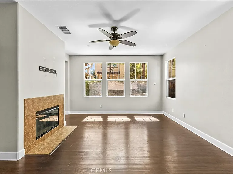 28403 Ravenna St — Photo 5