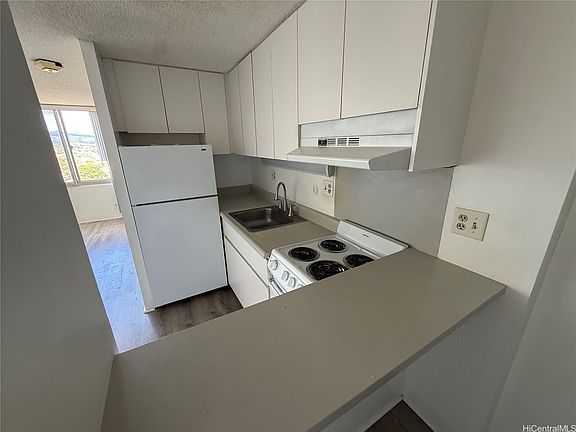 3rd image of 1060 Kamehameha Hwy APT 1704B