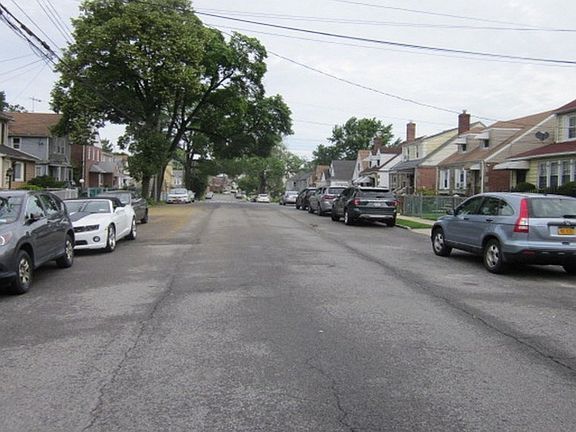 4th image of 11944 194th St
