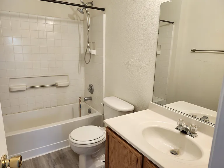 5100 Waterford Dr — Photo 17