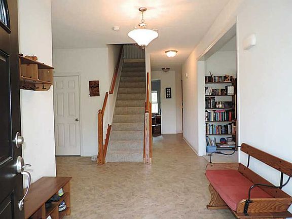 2nd image of 128 Macintosh Ct