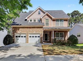 528 Vickers Ln, Locust Grove, GA 30248