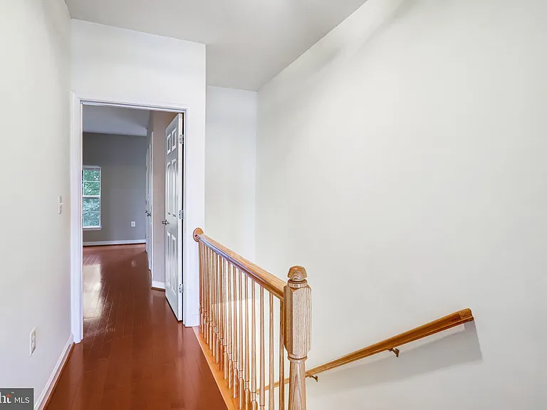 42526 Mayflower Ter — Photo 29