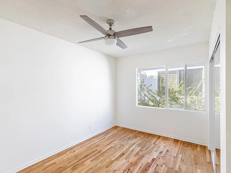 1028 6th St #1026D — Photo 12
