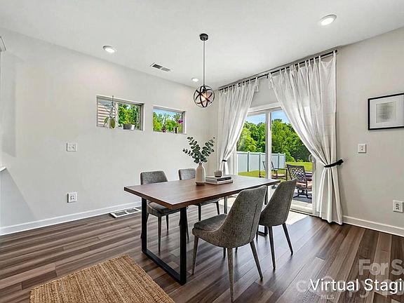 3rd image of 4624 Woodgreen Ave