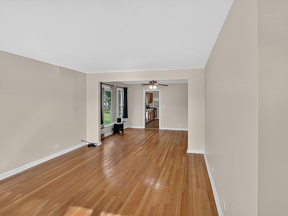 4th image of 11701 S Bell Ave