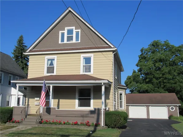 17 Salisbury Ave, Blasdell, NY 14219