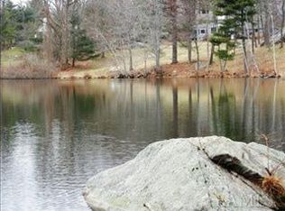 16 Cole Dr, Armonk, NY 10504