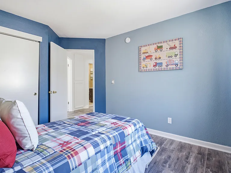 263 Sandstone Dr — Photo 19