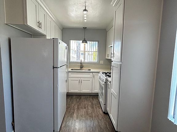 4th image of 4054 Highland Ave APT 4