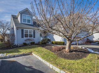38 Gettysburg Dr, Pt Jefferson Station, NY 11776
