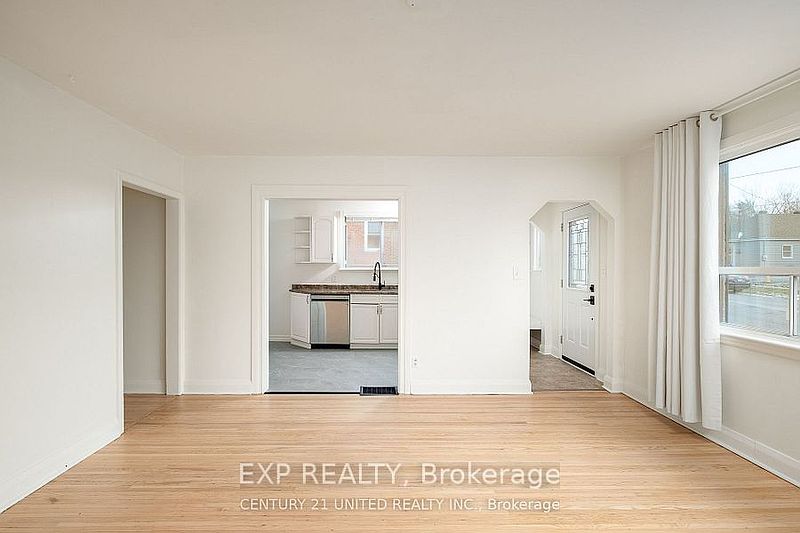 Peterborough House for rent - 5 Bedrooms — photo 4