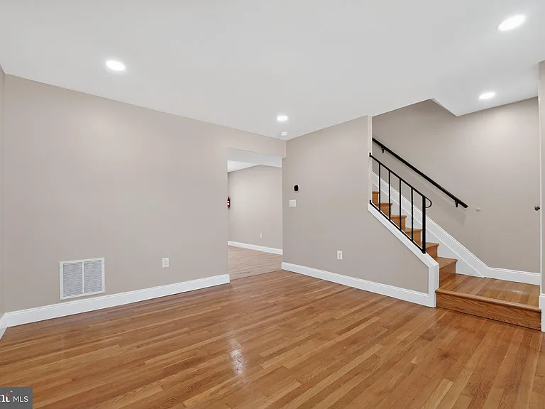 643 S Wickham Rd — Photo 4