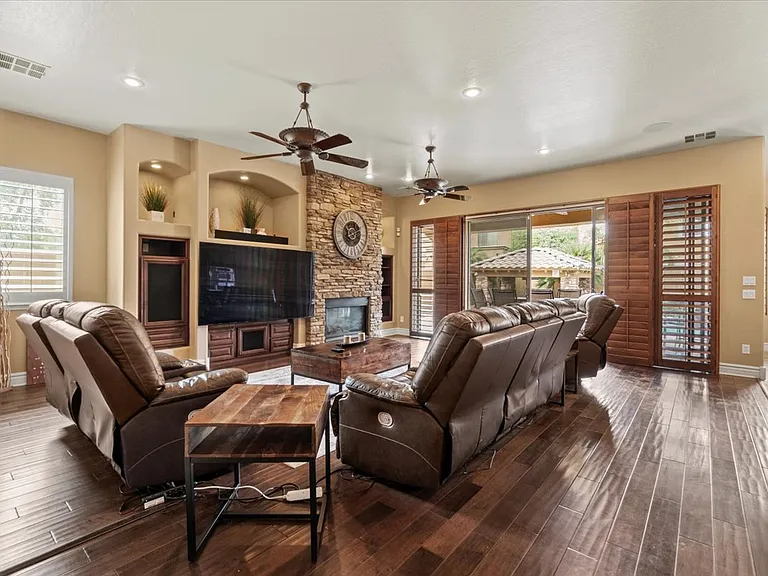 4053 E Thunderheart Ct — Photo 15
