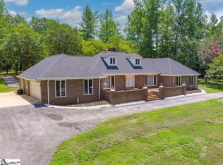 202 Woodlake Dr, Spartanburg, SC 29301