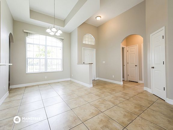 5th image of 1211 Dodwin St E