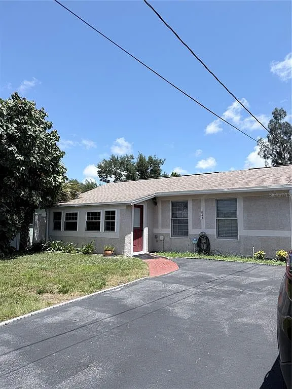 3 bed, 1.0 bath, 996 sqft, $2,395 — Photo 2