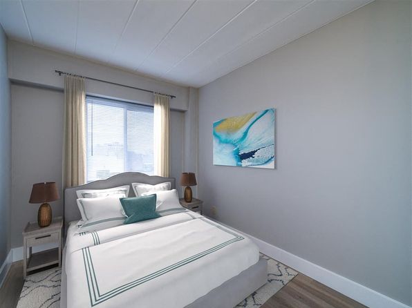100 N Jefferson St APT 205