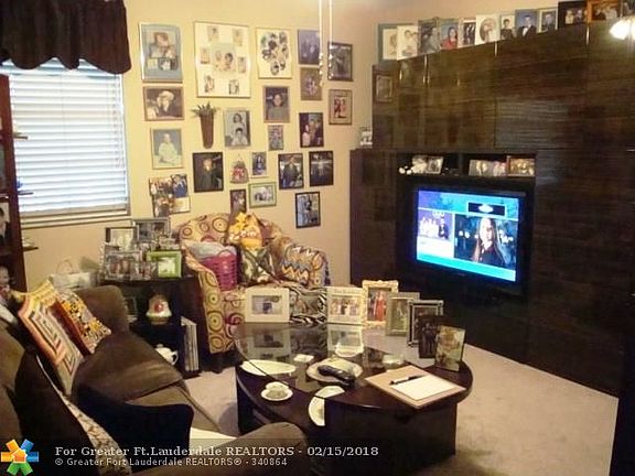 5th image of 7444 Fairfax Dr #202