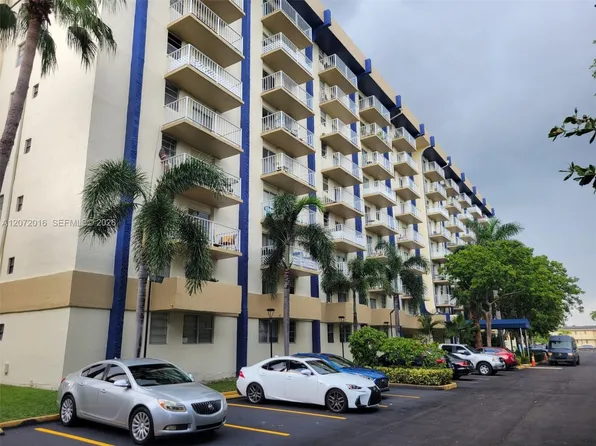 4550 NW 9th St APT 512E, Miami, FL 33126
